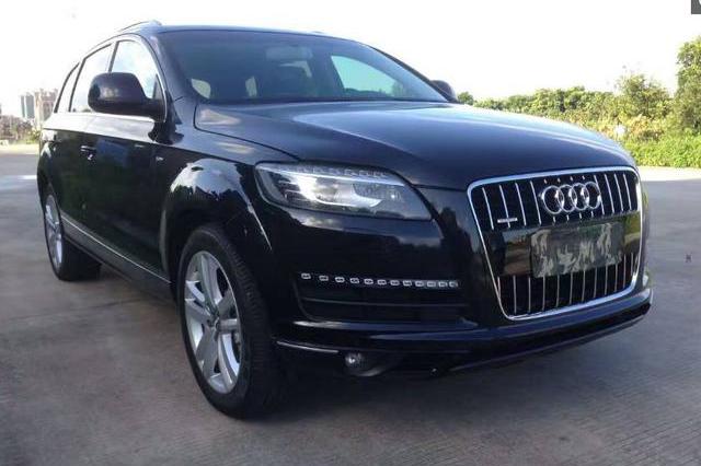 奥迪送车，C罗选了R8敞篷跑车，梅西为什么选择了它？