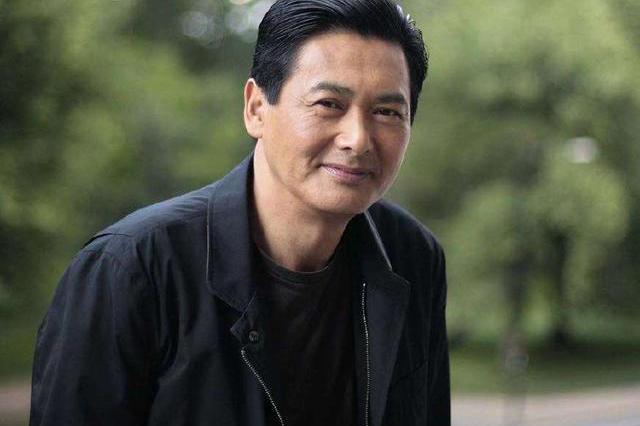 目前香港最红的明星,佘诗曼周润发钟爱他,可日