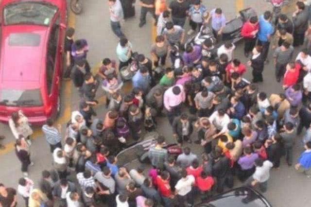 小偷下雨天偷电瓶被电死,家属要求车主赔偿20