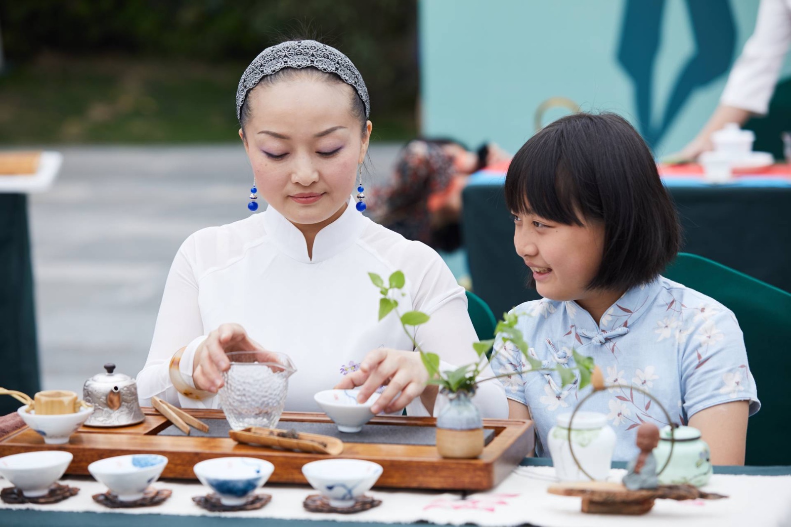 安仁古镇举行旗袍茶话会