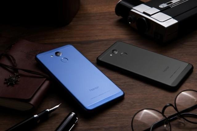 荣耀play对比小米8,谁更适合游戏?