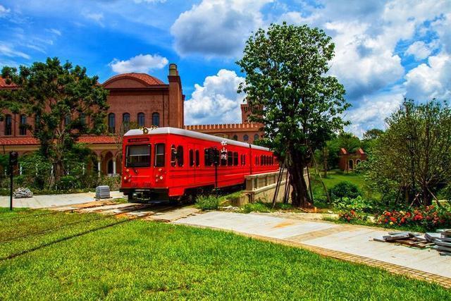 松山湖:华为的到来让它蜕变为欧洲小镇