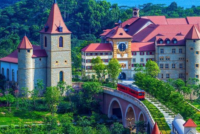 松山湖:华为的到来让它蜕变为欧洲小镇