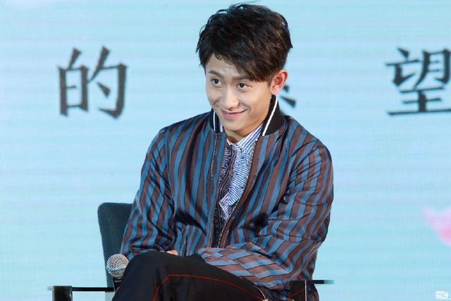 正宗的北京小爷张一山90后的回忆,他则是唱京