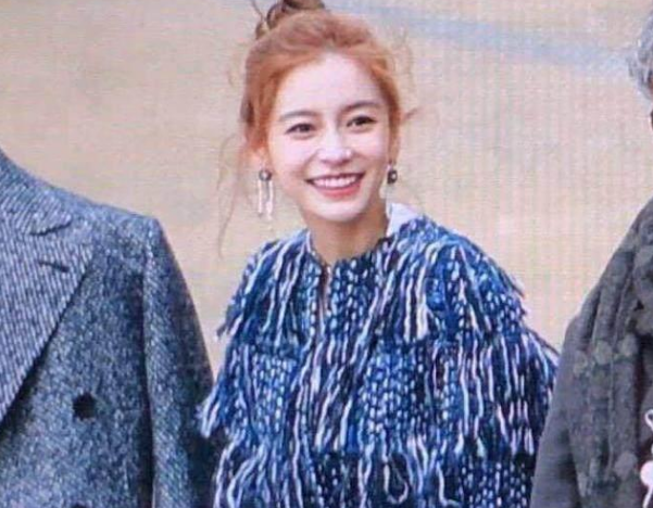 Angelababy牙齿矫正后又变脸,网友:好像迪丽热