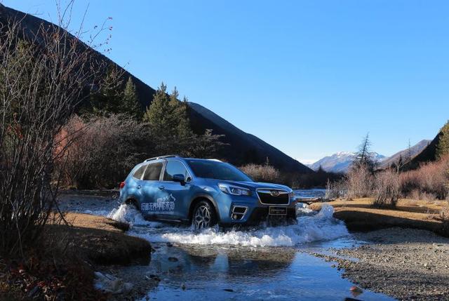 Լ22.38ĽSUVһɭ˷ѩɽԽҰѹ