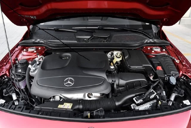 全新奔驰GLA极地限量版喜欢吗?富二代秦奋抽