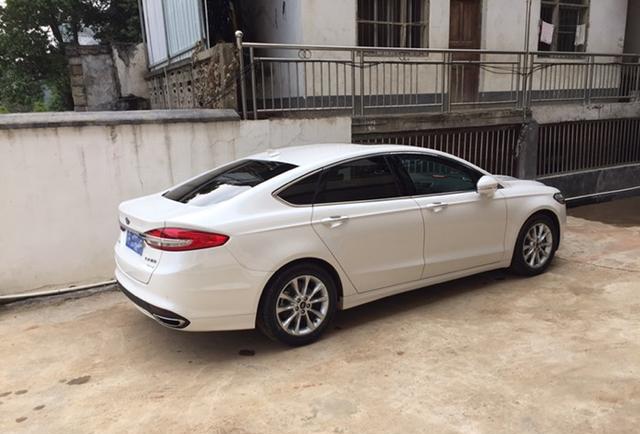 蒙迪欧五千公里杂谈及首保感受，车主：算是性价比挺高的中型车