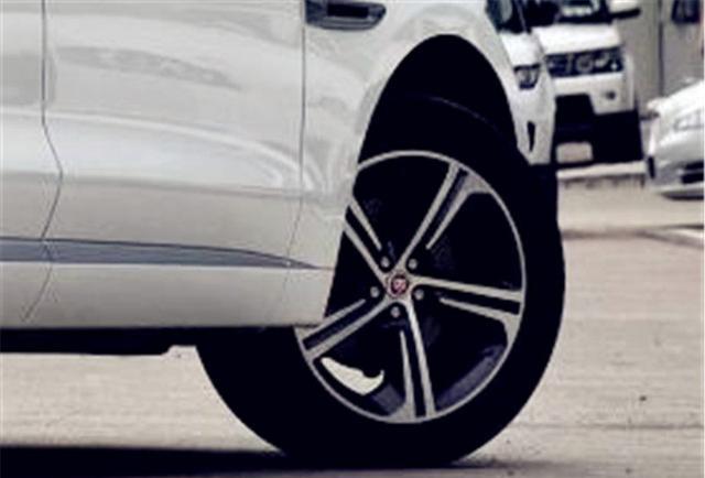 国外难生存被扔到中国，想打败宝马X5却惨败，直降14万不是路虎