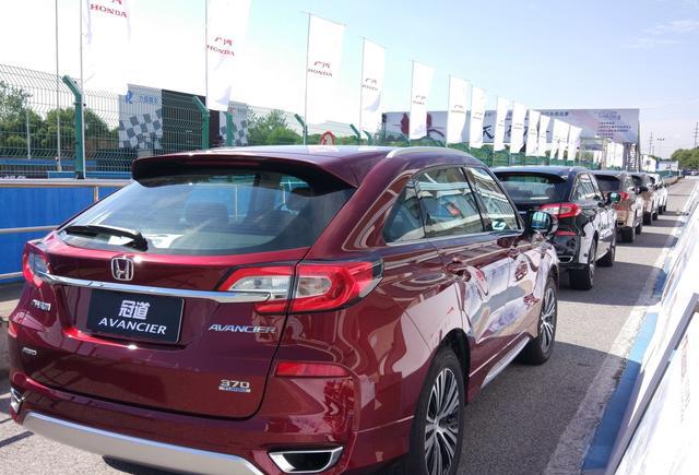 冠道领衔十月车市，老司机该怎么选？