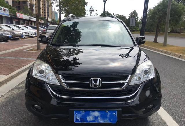 这辆SUV已经开了6年了居然还卖13万，这保值率再开两年12万卖掉