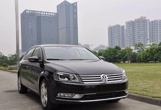 二十多万的迈腾现在只卖6万, 一打开车门就没兴趣再问了