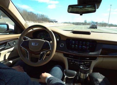 满载也不怕 CT6比5系更容易吃鸡你信吗？