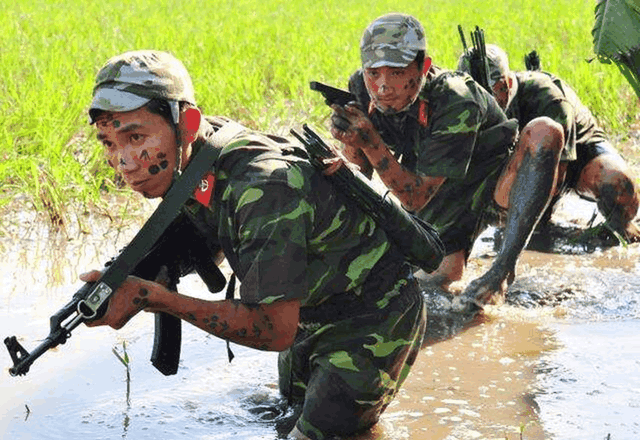 中越战争, 越军经常夜间偷袭, 我军用这种方法全