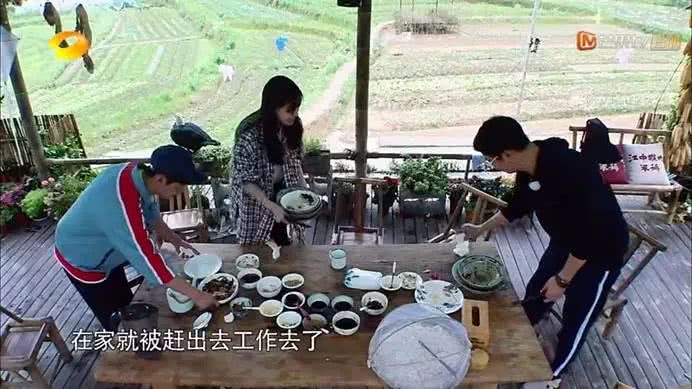 《向往的生活》杨颖倪妮卸妆后大对比，杨颖一个细节让人失望！
