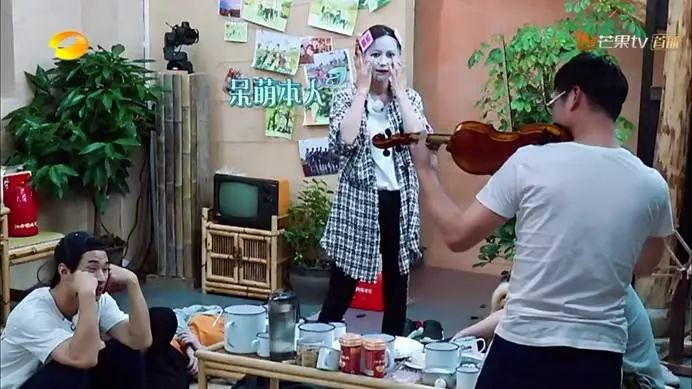 《向往的生活》杨颖倪妮卸妆后大对比，杨颖一个细节让人失望！