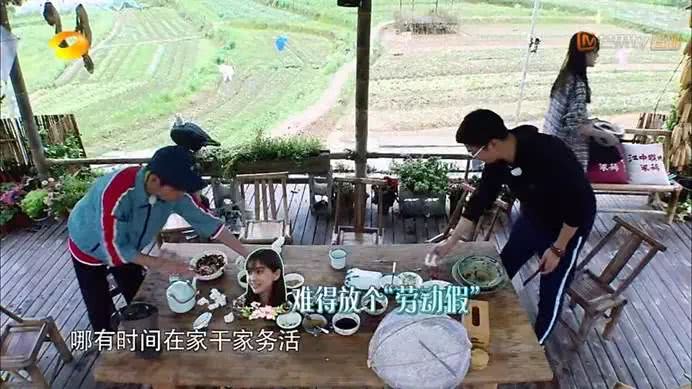 《向往的生活》杨颖倪妮卸妆后大对比，杨颖一个细节让人失望！