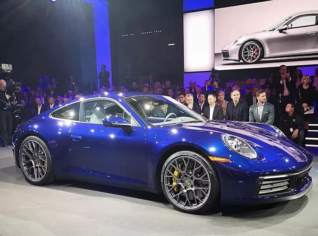 经典跑车换代！新一代保时捷911全球首发，中国售价150万起