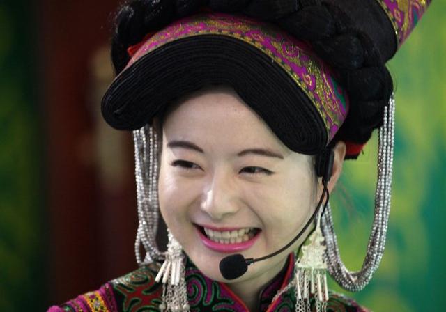实拍来自四川大凉山的彝族美女（图）