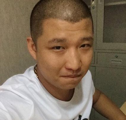 快手大乱!3大网红为快手二哥争破头,二驴:最终