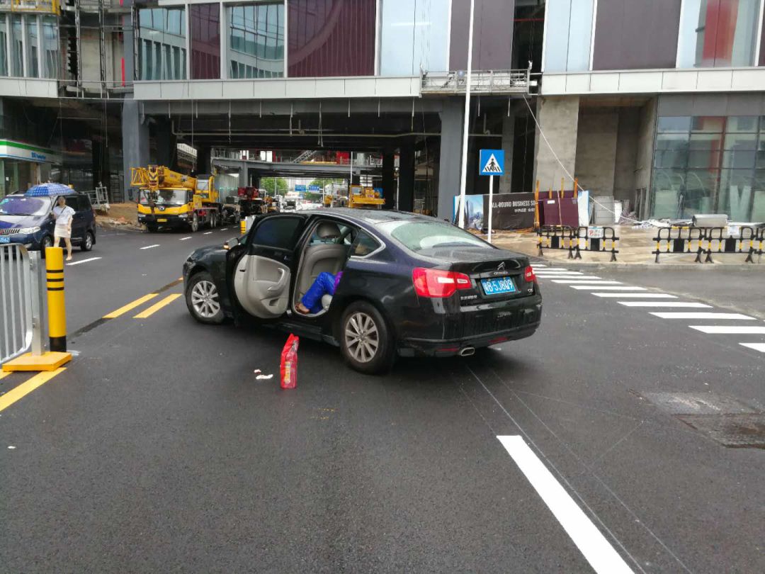 碰小车,撞大车,驾驶电动车不能靠运气!