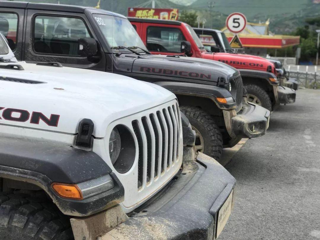 谁说校花不能勇敢追!咦?这与新一代牧马人啥关