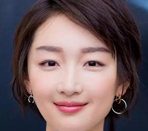 春风十里不如你:周冬雨的小眼睛比网红套餐的大双眼皮可爱多了