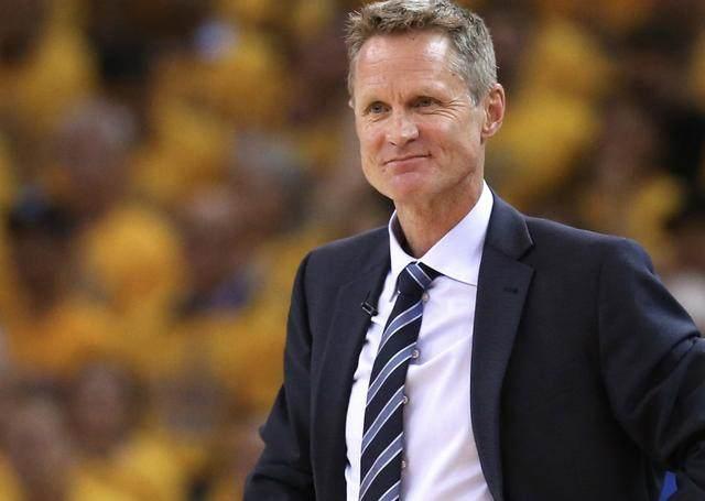 有了这两笔签约,詹姆斯去哪都没用!勇士传出两