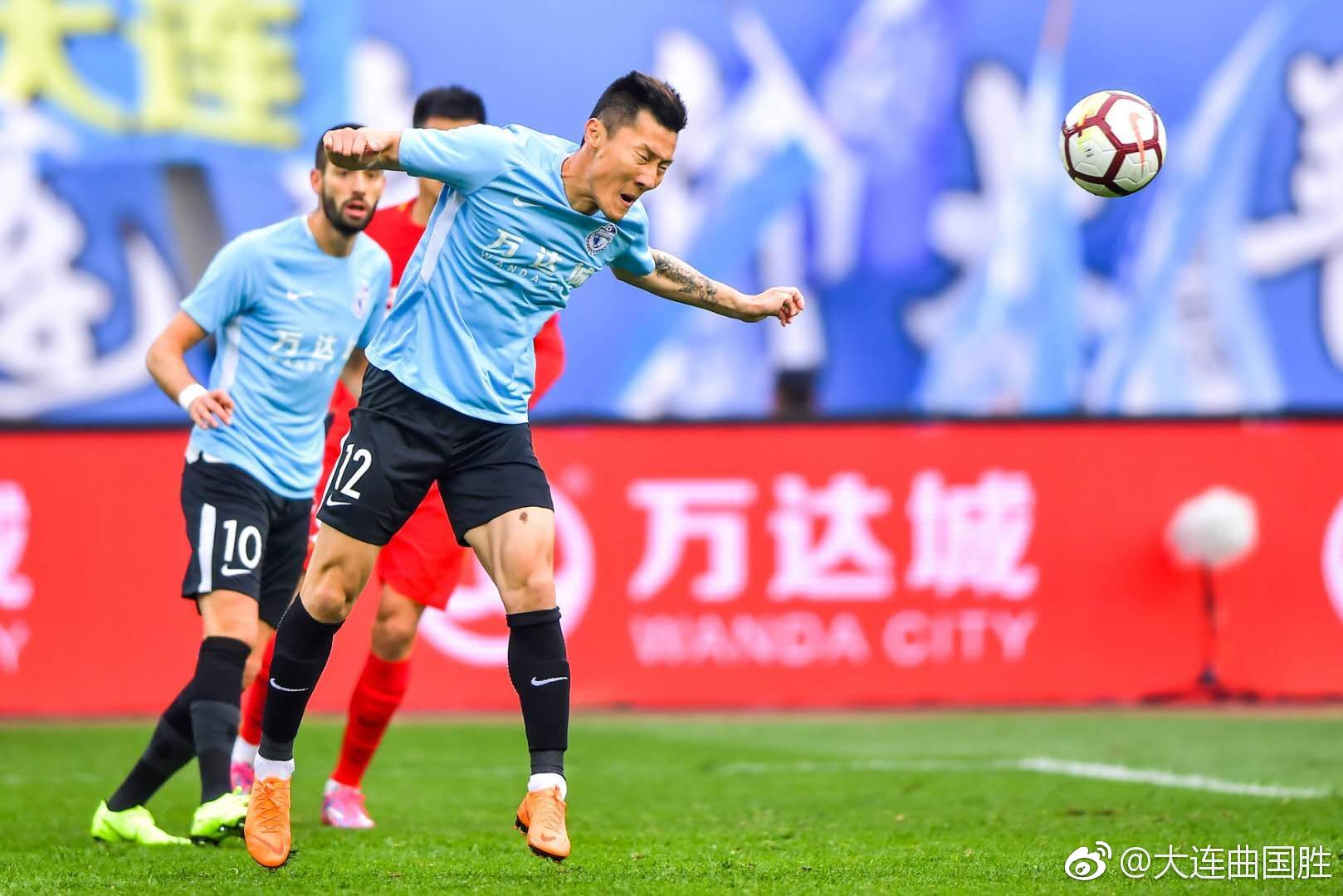 最近恒大大连籍球员@冯潇霆 的事情闹得沸沸