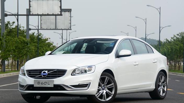 这货原价60万, 被吉利国产狂降35万, 带24气囊比BBA厚道