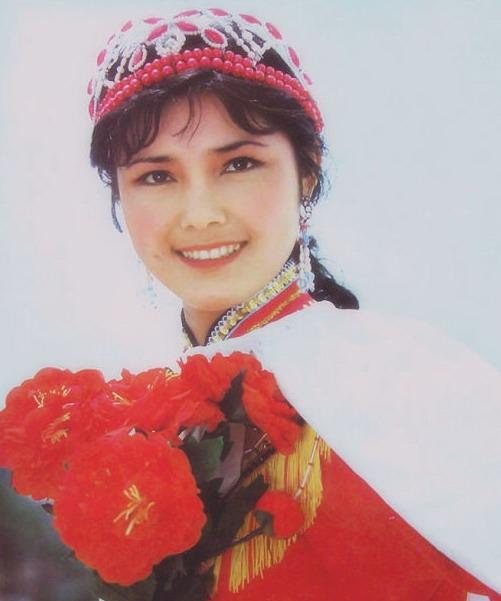 蒋大为的一首牡丹之歌,唱红了姜丽丽这枝昔日