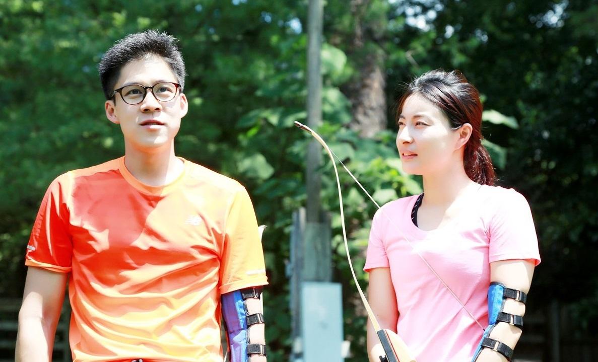 霍启刚郭晶晶小女儿正面照曝光,皮肤白皙眼睛大,标准的美人胚子