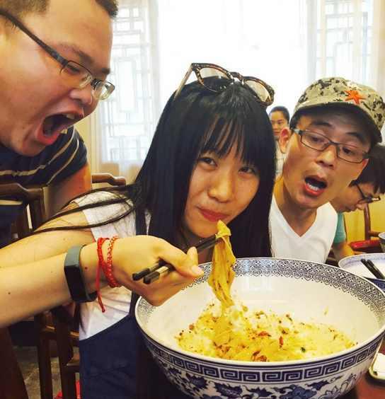 老陕人有三大吃饭习惯:碗太大,面太油,早餐爱凑合