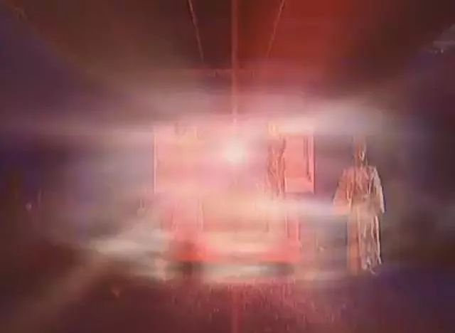 杨幂着红色吊带裙穿越获封花魁,穿越剧女一号