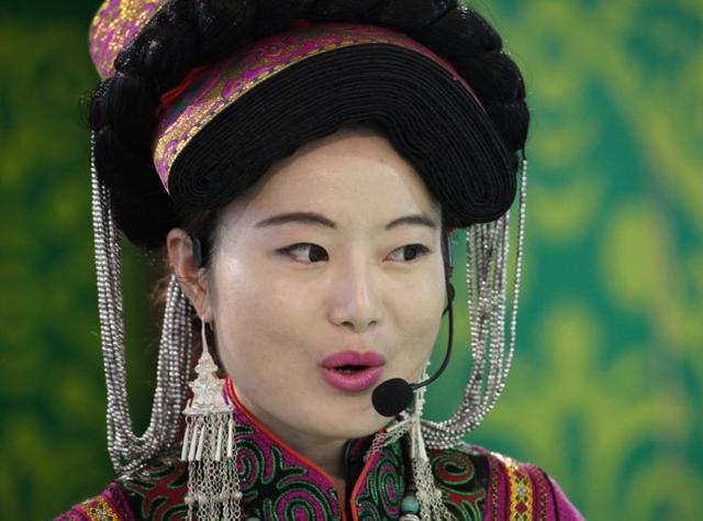 实拍来自四川大凉山的彝族美女（图）