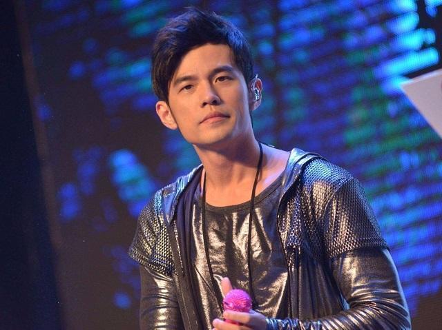 还记得周杰伦写的第一首歌吗?连他自己都忘记