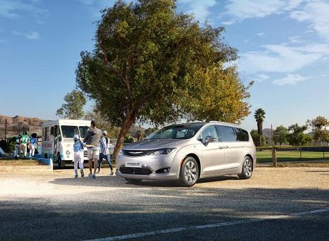 油耗2.0L  全新进口大捷龙混动版上市售价52.69万