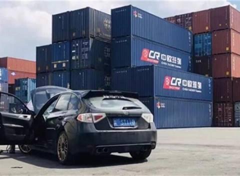 陕西一男子花7万运送一辆福克斯去纽约，只为在赛道上跑一圈！