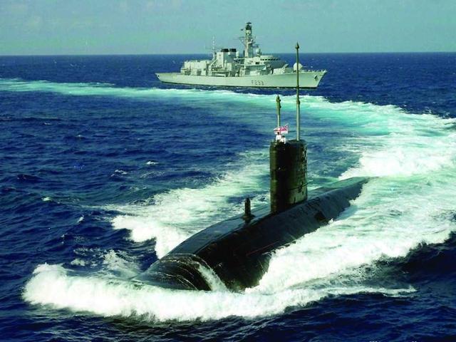 中国不怕!英法跟随美国南海巡航,抱团挑衅又能