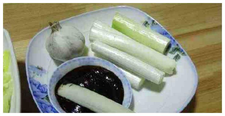 东北人才懂的“绝味”美食,大葱蘸酱不算啥,最后一个戒不掉