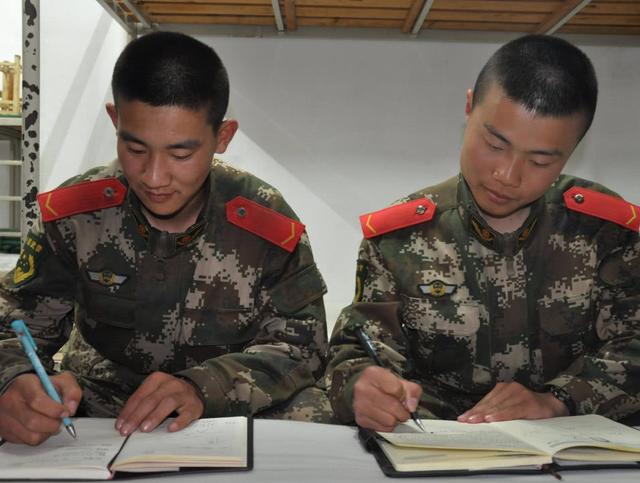 新兵入伍后，亲人探亲为何只能在两年后？老兵告诉你原因很现实！