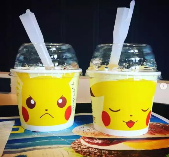 麦当劳出了款皮卡丘味的麦旋风,杯子上的表情包太嘲讽了