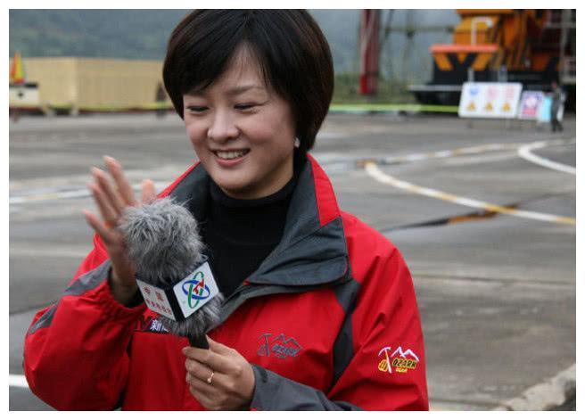 央视美女主持李小萌, 消失整整6年后, 今带新节目再度回归