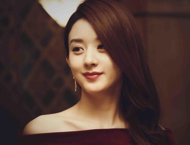 迪奥风波赵丽颖人气丝毫未受影响,摇身一变成