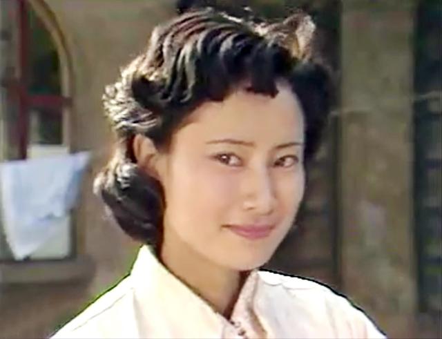 80年代电视剧《卖大饼的姑娘》聚齐上影厂四大美女明星及郭凯敏