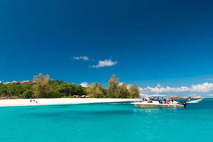 迪丽热巴旅行纪录片在这拍!世界排名前三的海