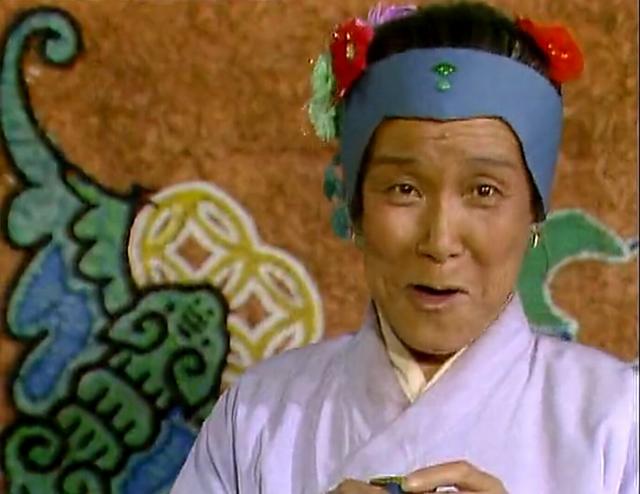 王夫人慷慨送100两银子给刘姥姥,曹雪芹却让二人零互动