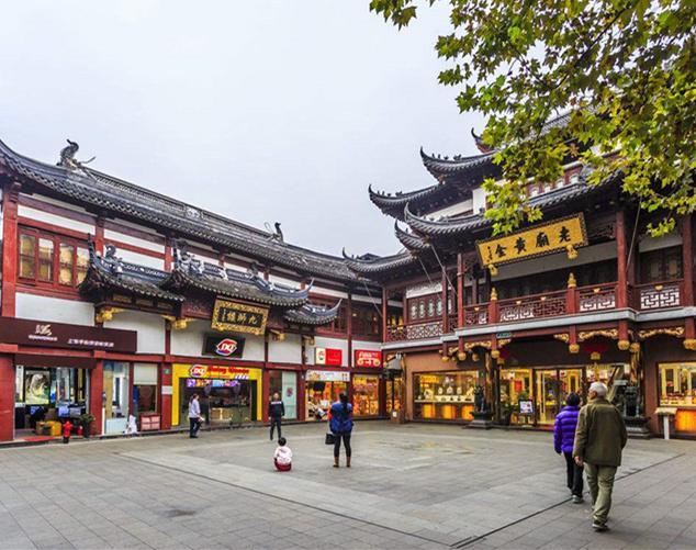 上海的城隍庙是旅游好去处，但却被网友喷的体无完肤,回头客少