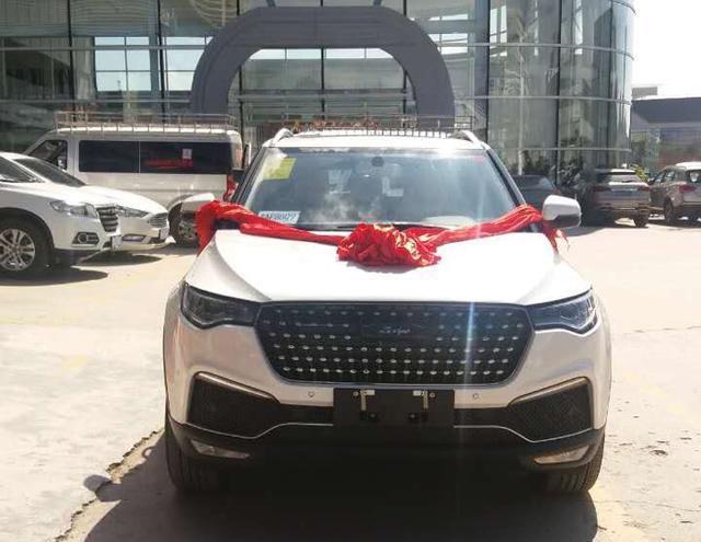 众泰T700 1.8T自动旗舰版提车, 车主: 落地17万, 外观十分霸气