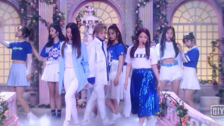 endingpose花式,endingpose 火箭少女公告牌舞台ending pose,吴宣仪不愧为初恋脸